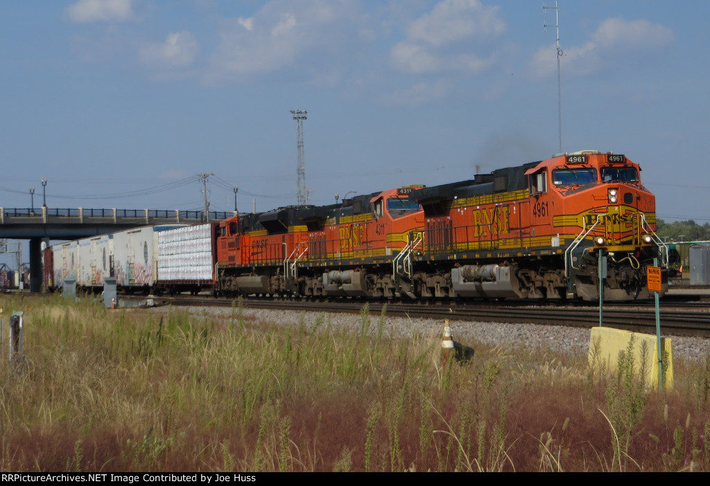 BNSF 4961 East